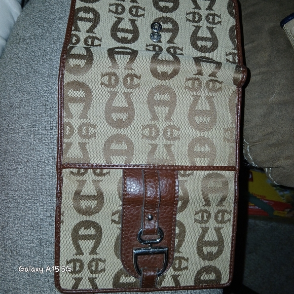 π Etienne Aigner Signature Wallet π - Picture 12 of 14
